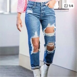 HIDDEN BAILEY BOYFRIEND BUCKLE Distressed Blue Jeans NWT SIZE 29